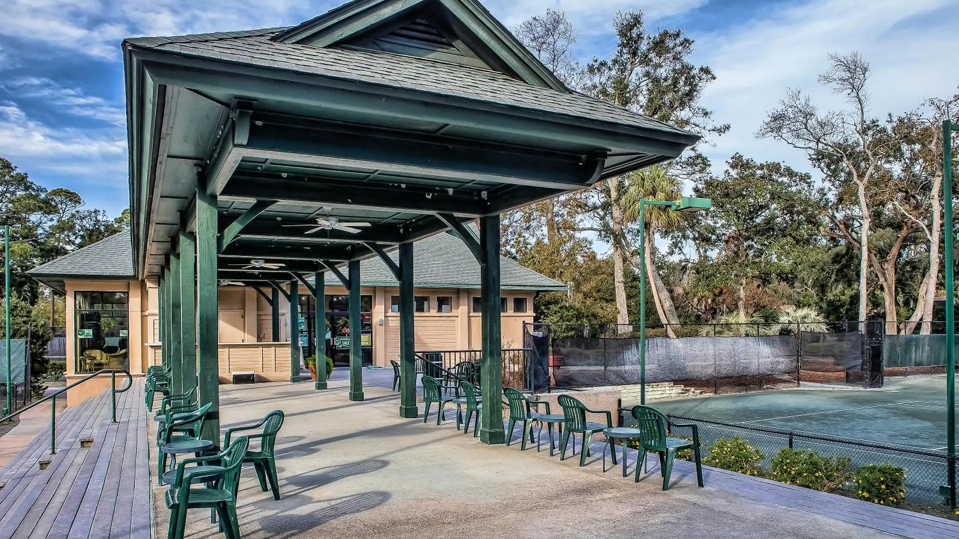 Golf Views, Walk In Shower, Private Deck
