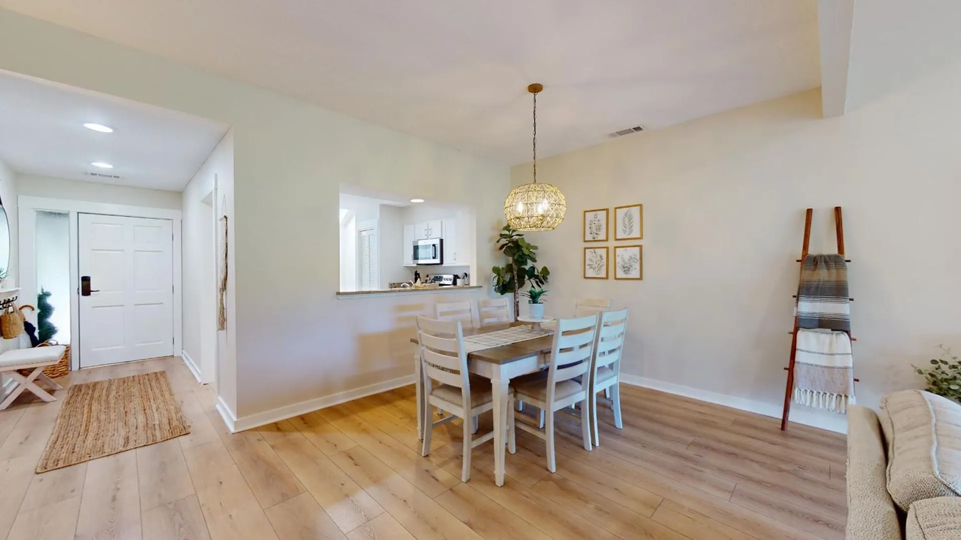 968 Inverness Village Villa *