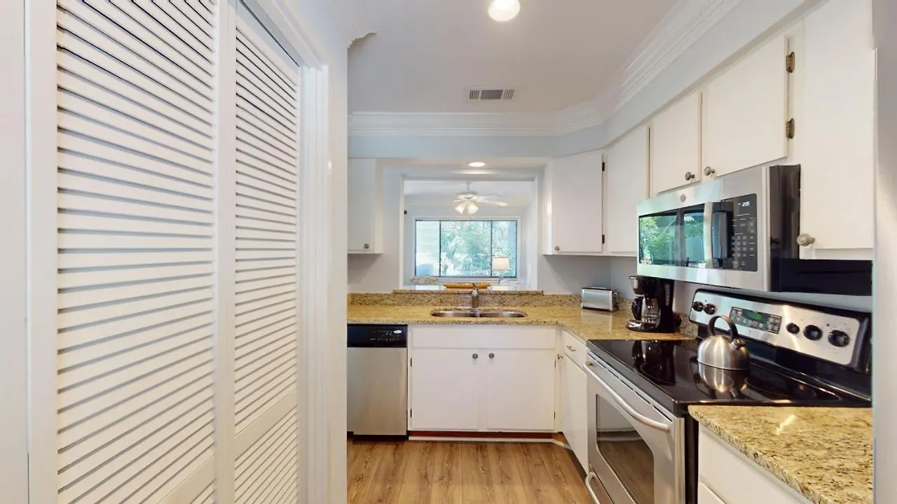 946 Inverness Village