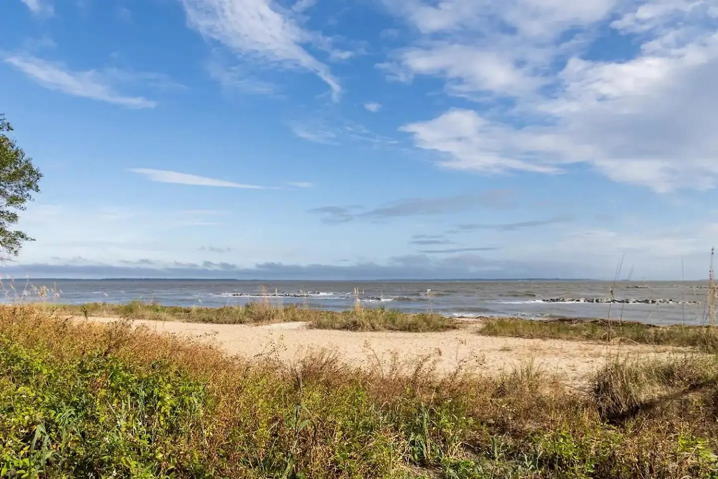 Dreamy Hhi Retreat With Pool, Gym