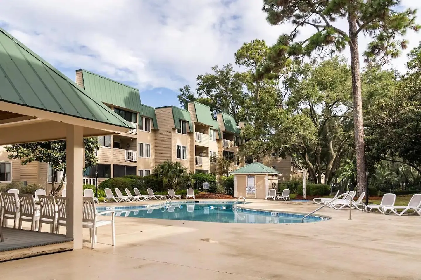 Apartment Dreamy Hhi Retreat With Pool, Gym