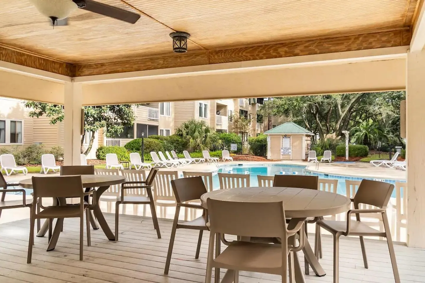Dreamy Hhi Retreat With Pool, Gym
