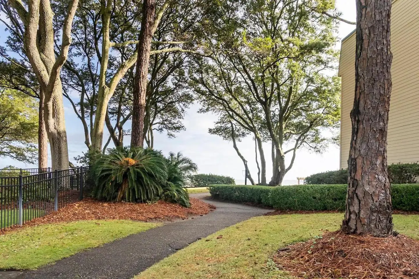Dreamy Hhi Retreat With Pool, Gym Apartment Hilton Head Island