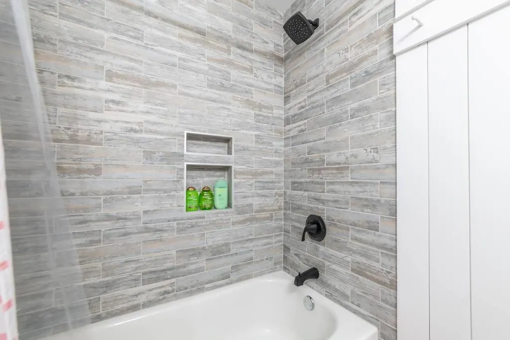 Charming 3br 2 Bath With Hot Tub! Holiday home Hilton Head Island