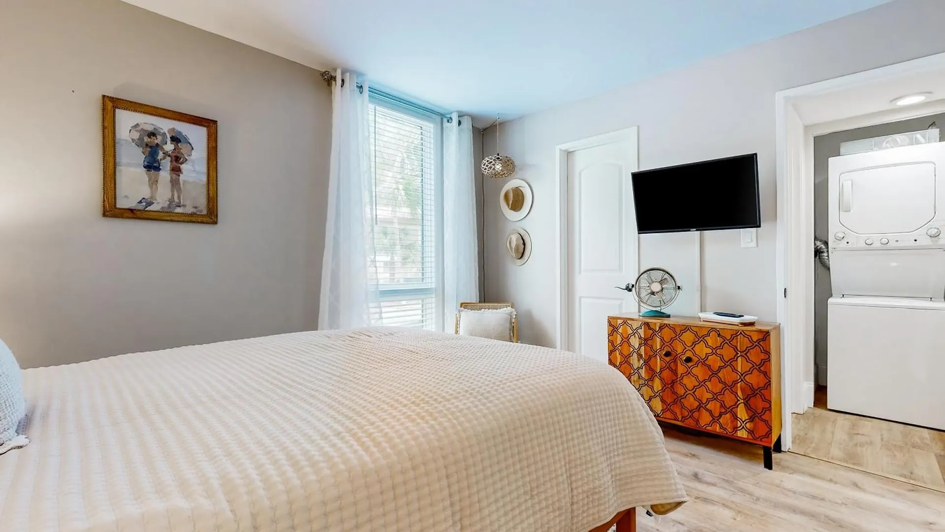 Apartment Seascape 3046