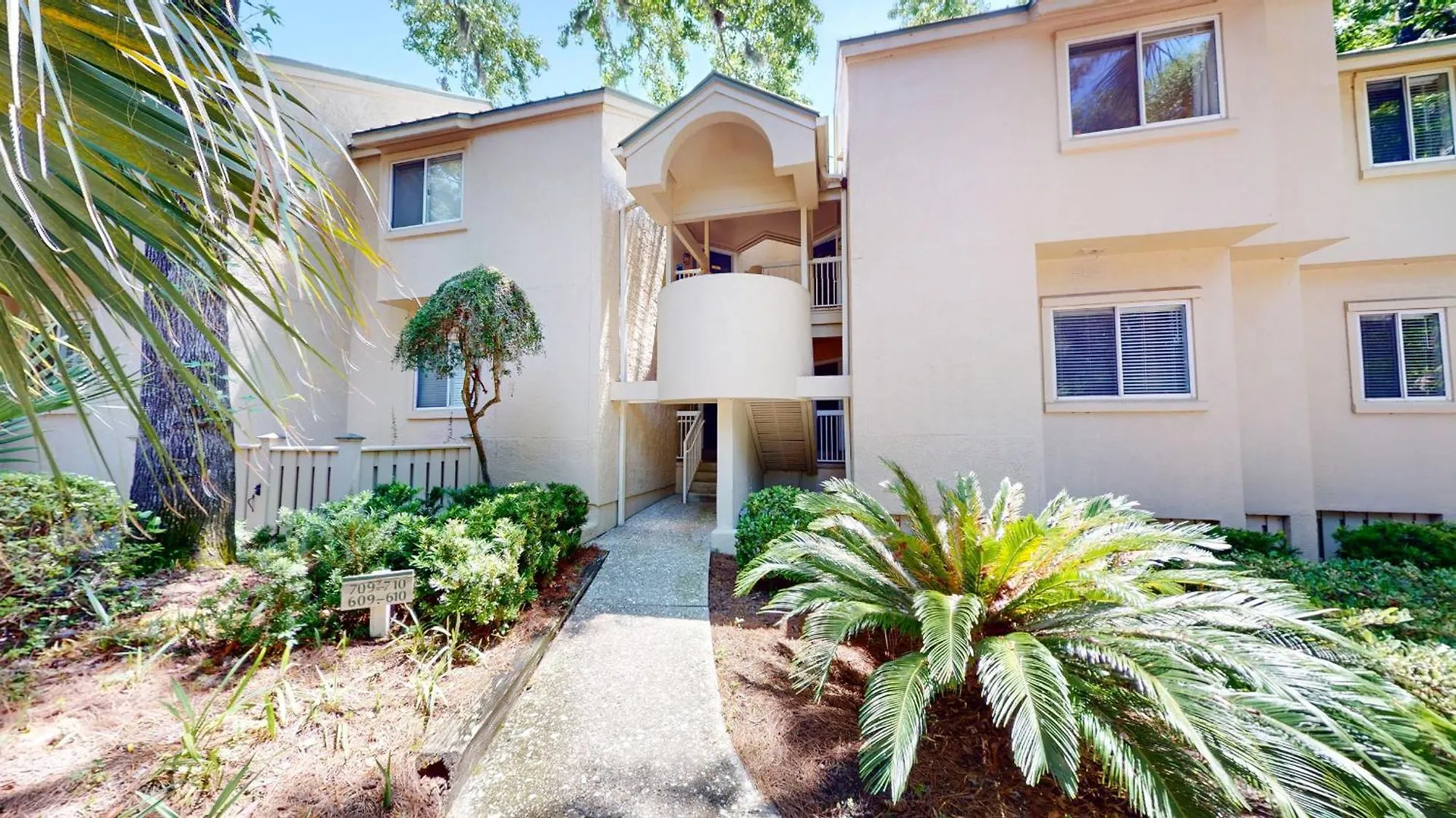 Villa 710 Barrington Park