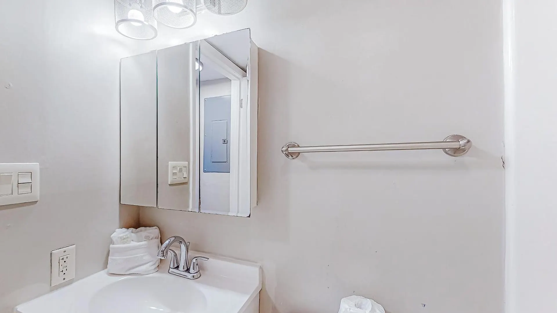 Breakers 237 Apartment