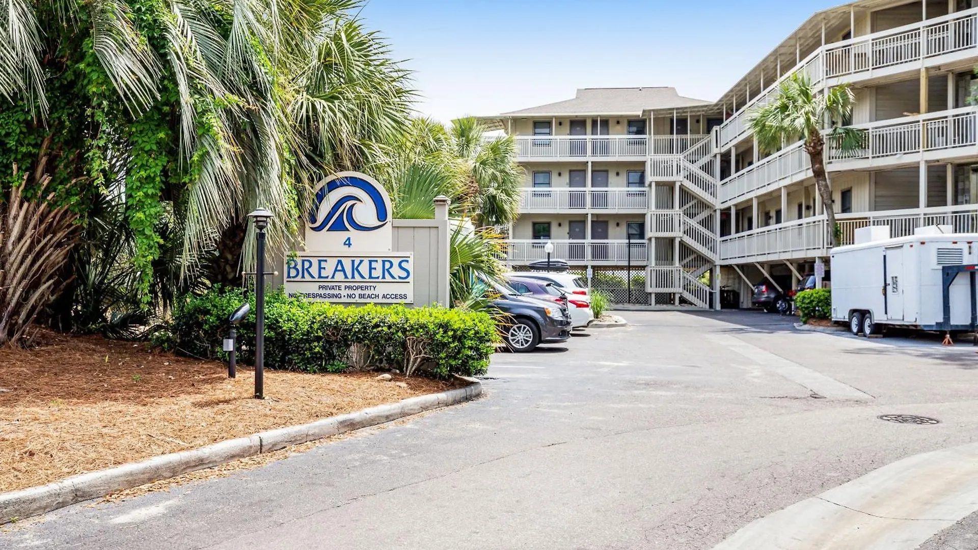 Apartment Breakers 237