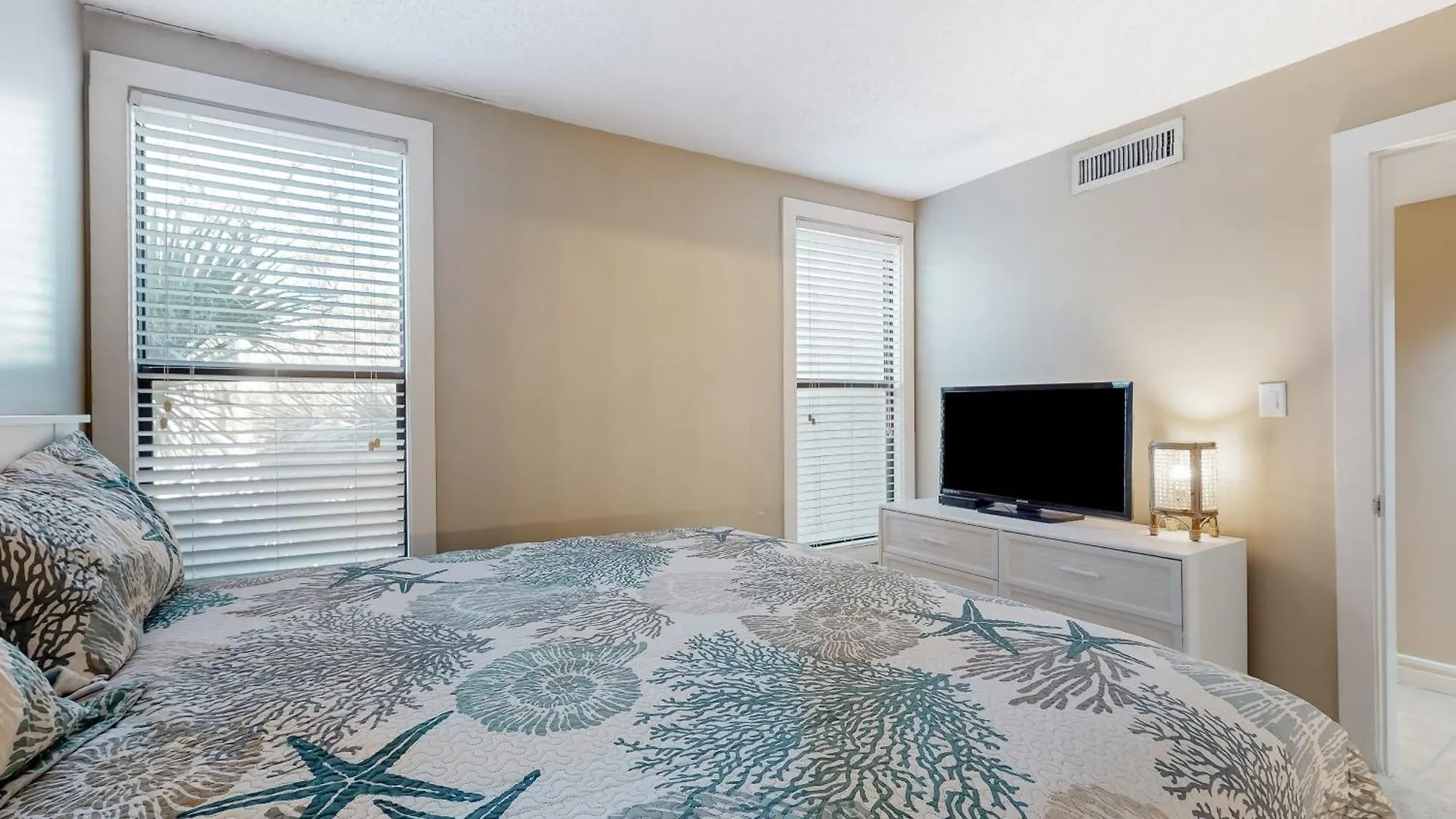 Xanadu B10 Apartment