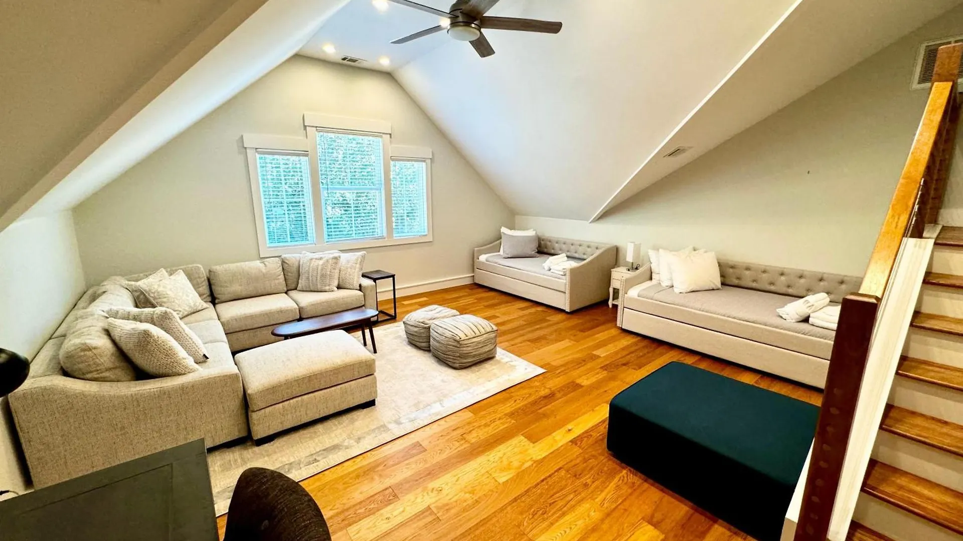 1 Azalea Street Holiday home *