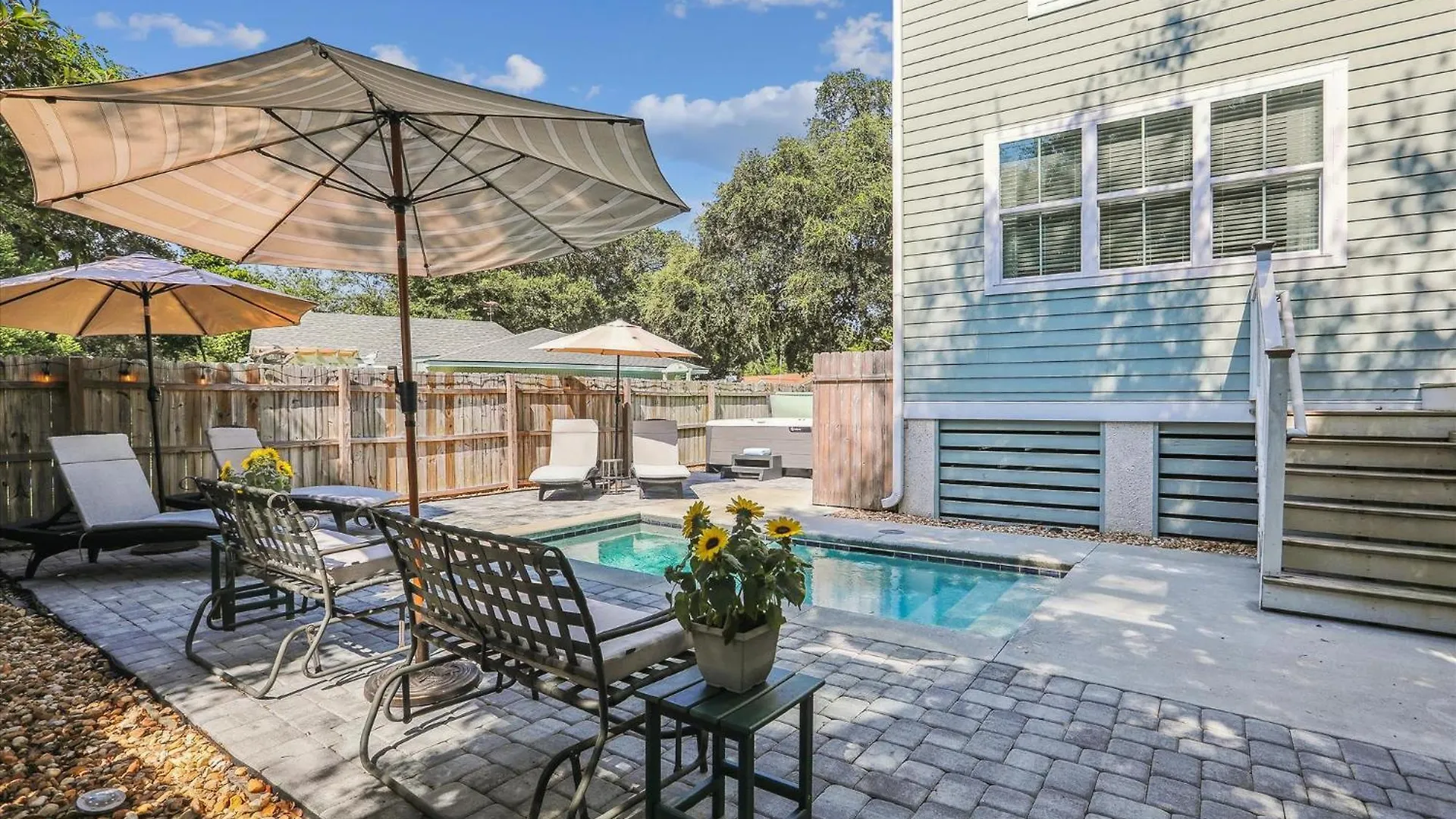 1 Azalea Street Holiday home