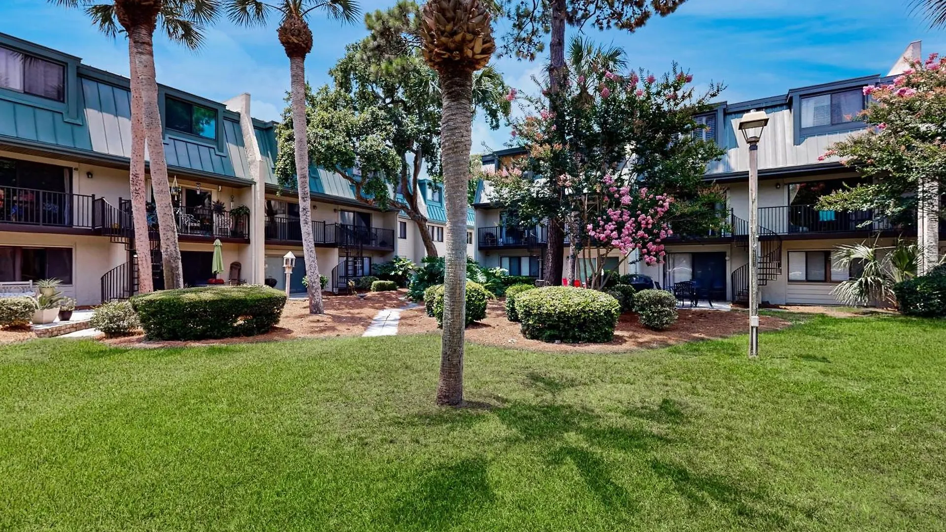 Surf Court Apartment