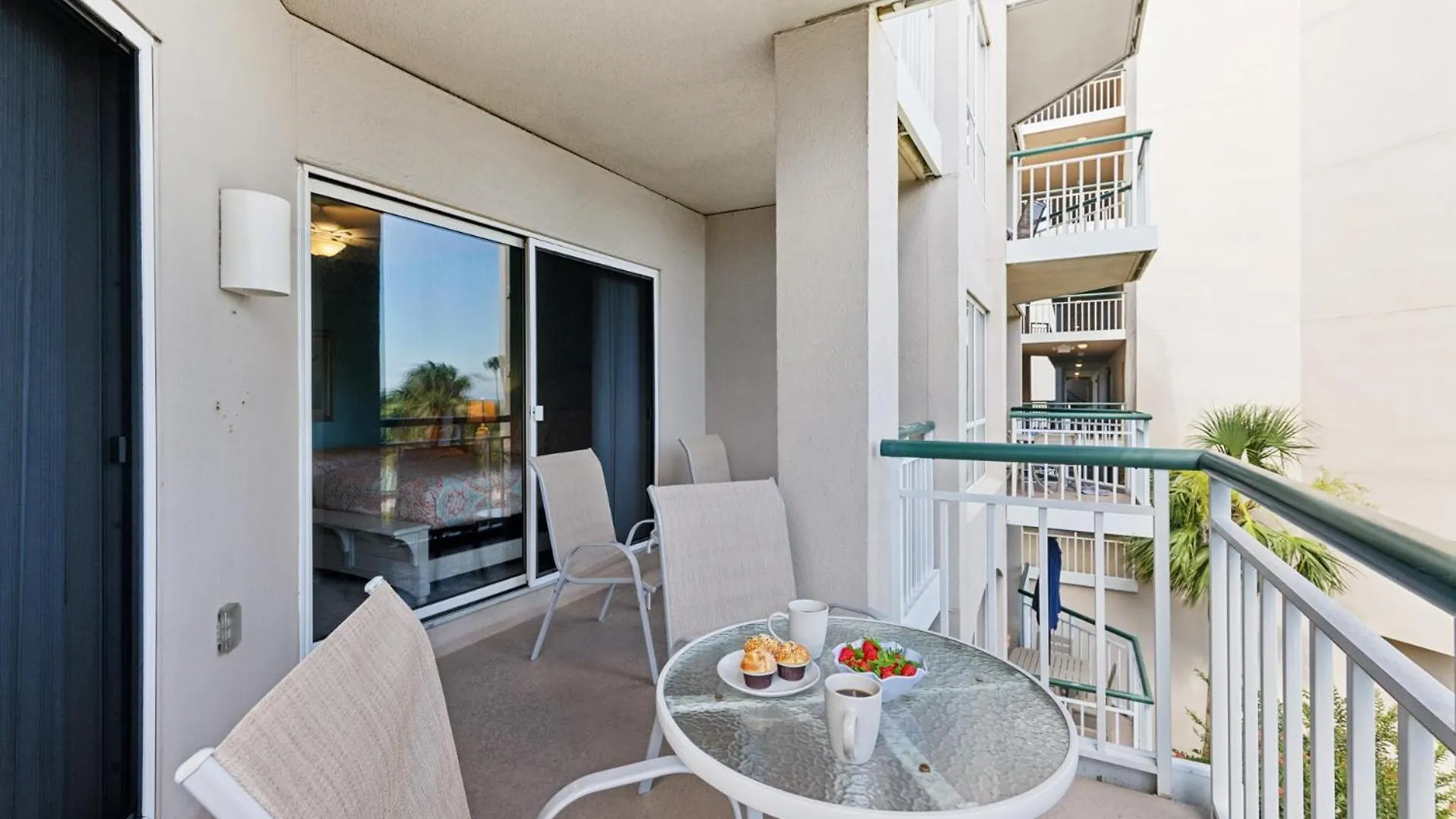 4205 Windsor Court North Holiday home