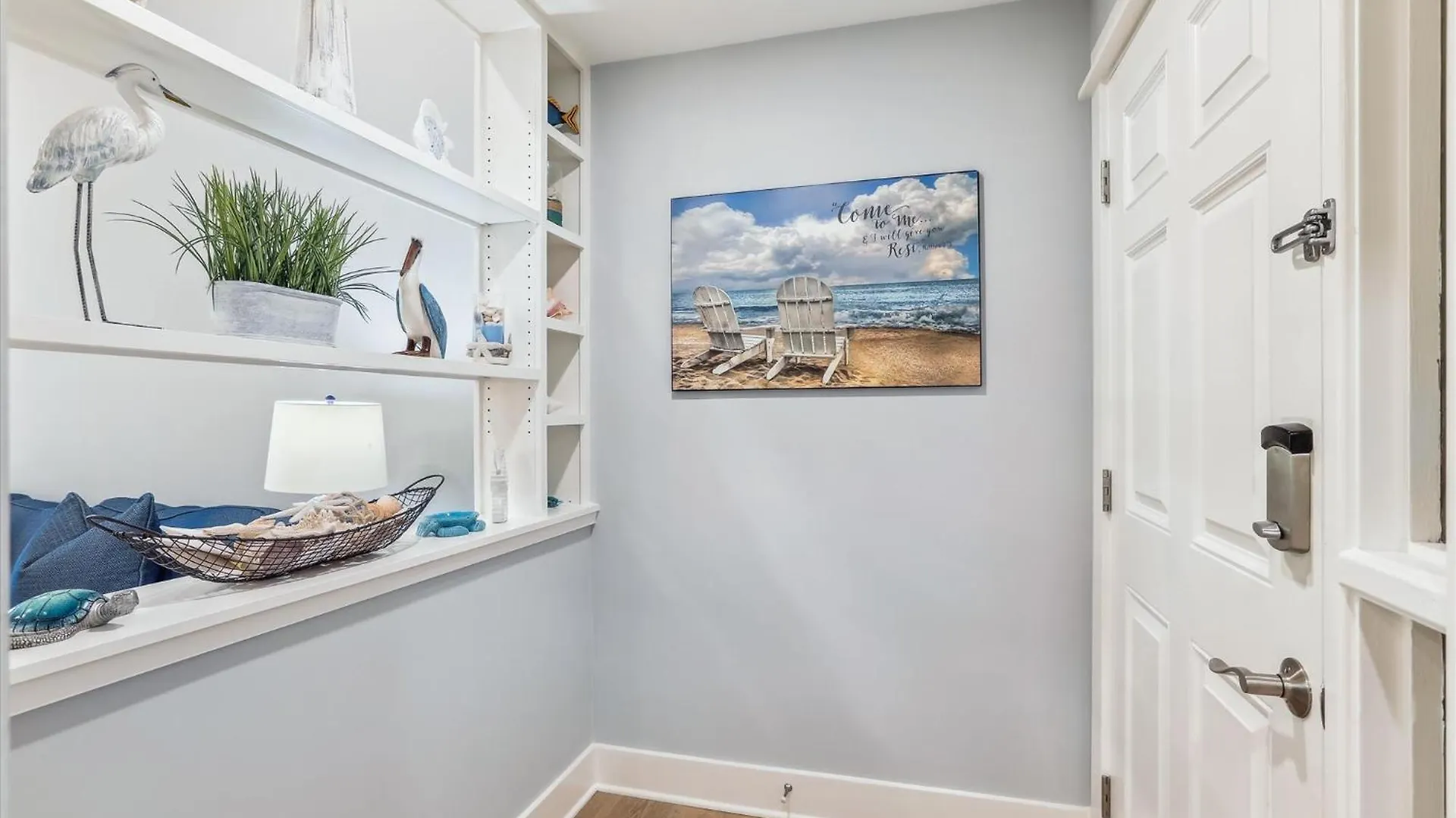 1740 Bluff Villa *