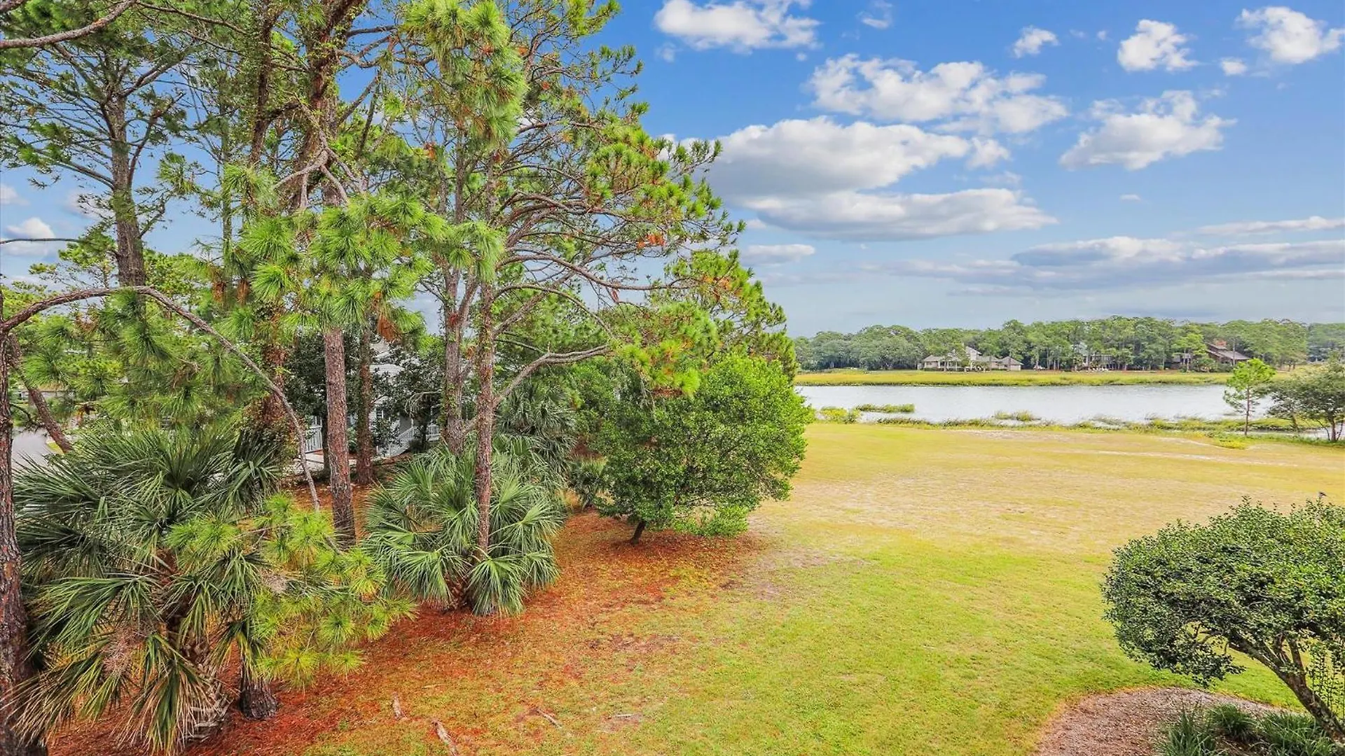 1740 Bluff Villa *
