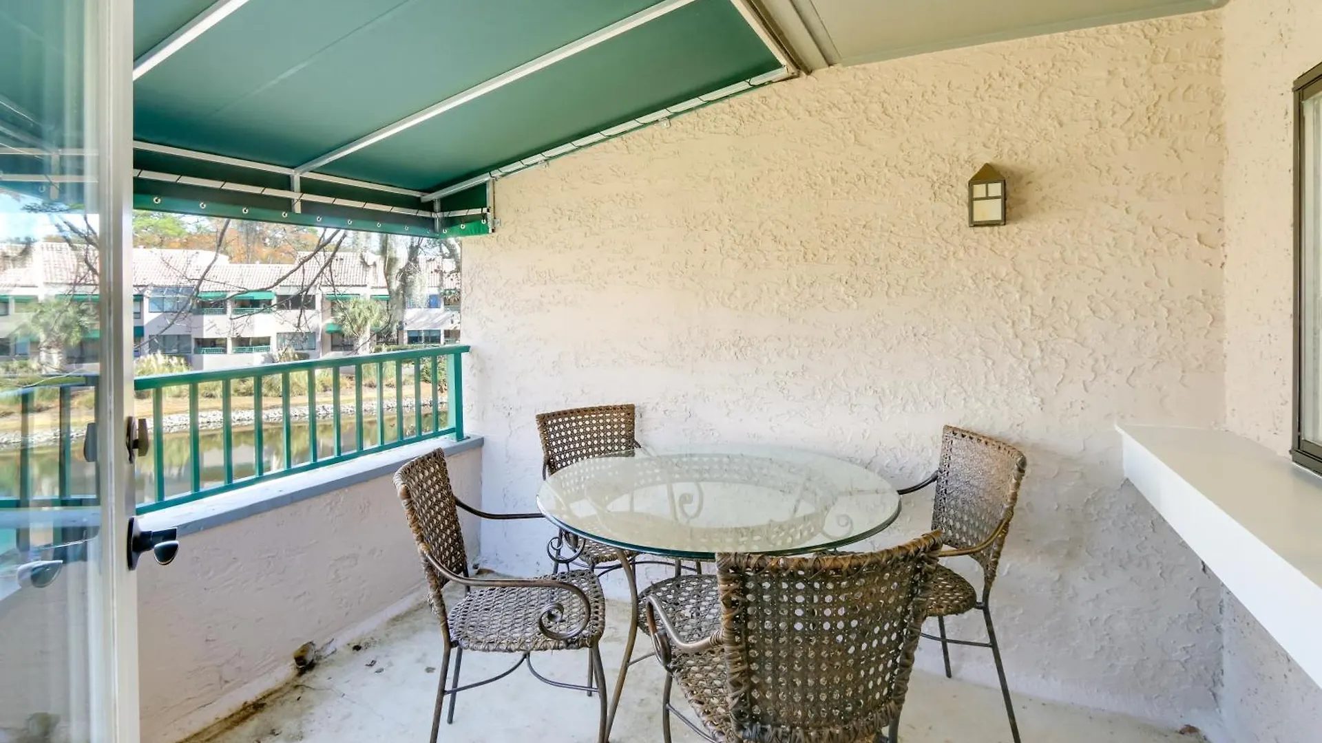 With Community Pool Apartment *