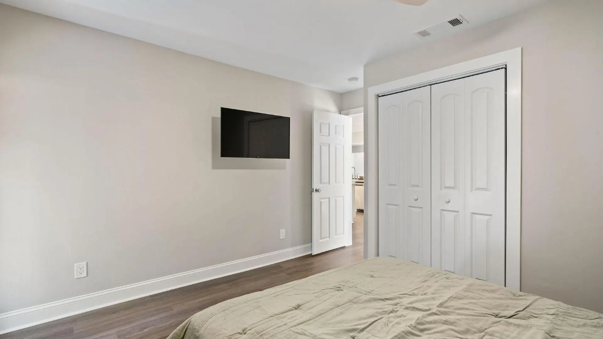 4 Palmetto Place *