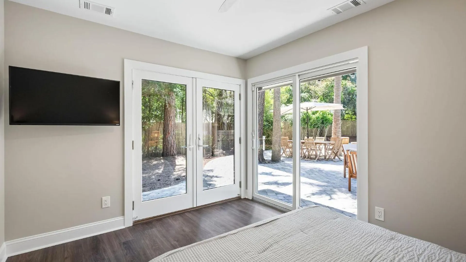 4 Palmetto Place