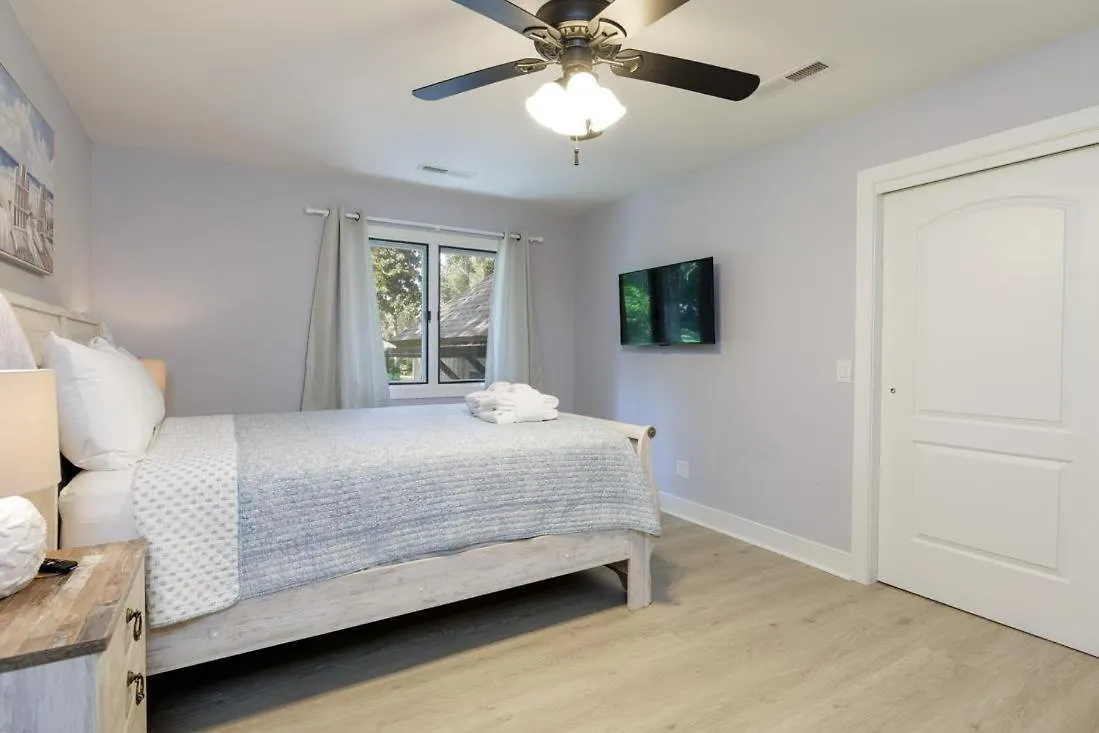 23 Willow Oak West Hilton Head Island