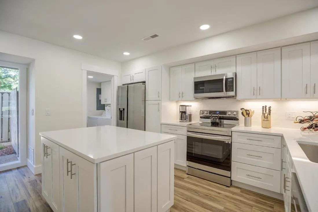 1625 Port Villa *