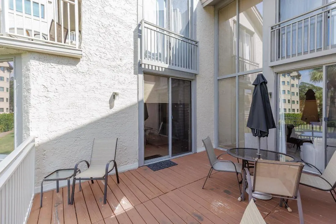 Villa 221 Shorewood