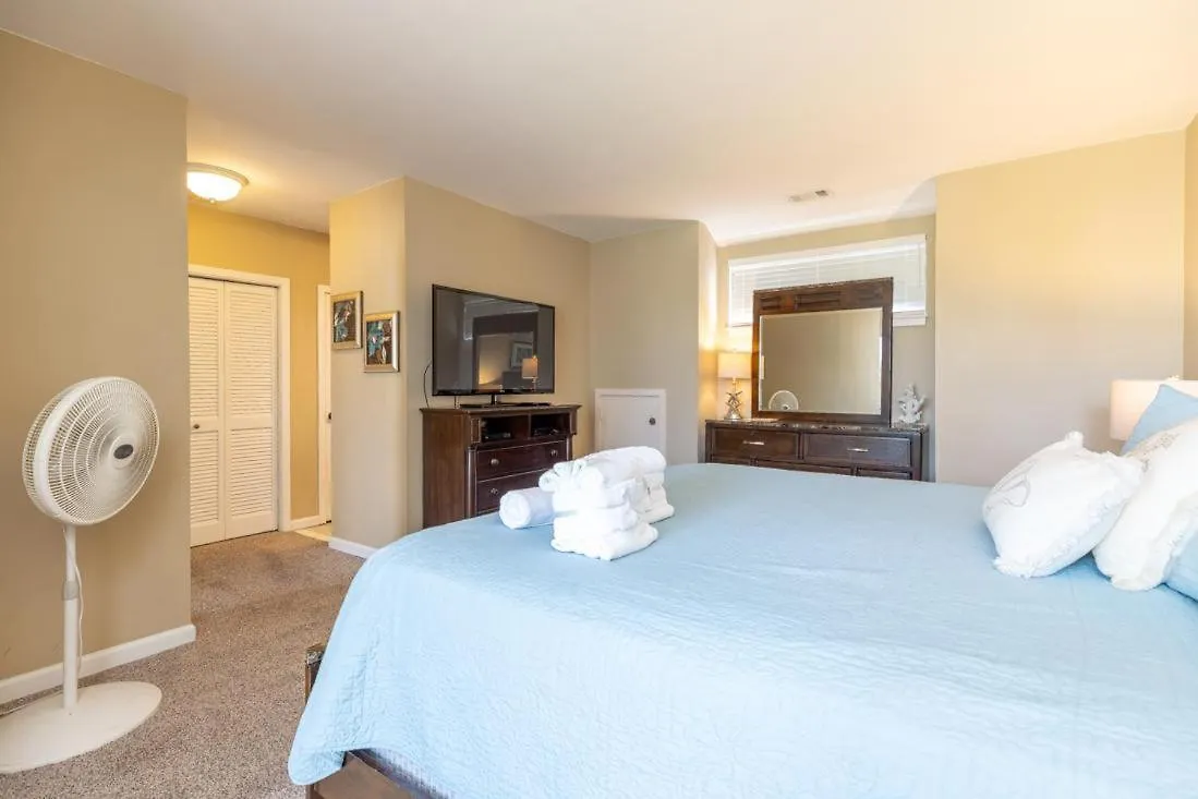 221 Shorewood Villa