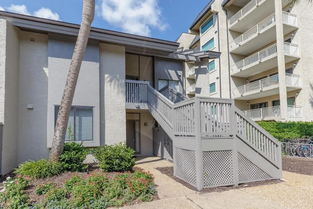 Villa 221 Shorewood *