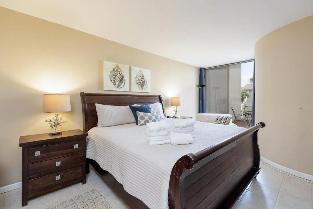 221 Shorewood Villa