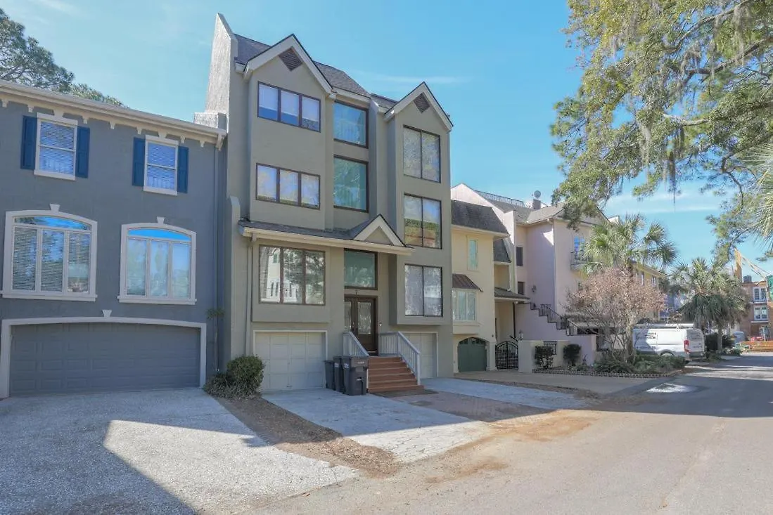 7 Genoa Court Holiday home *