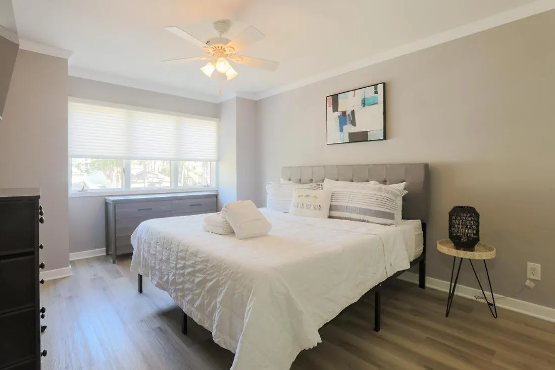 7 Genoa Court *