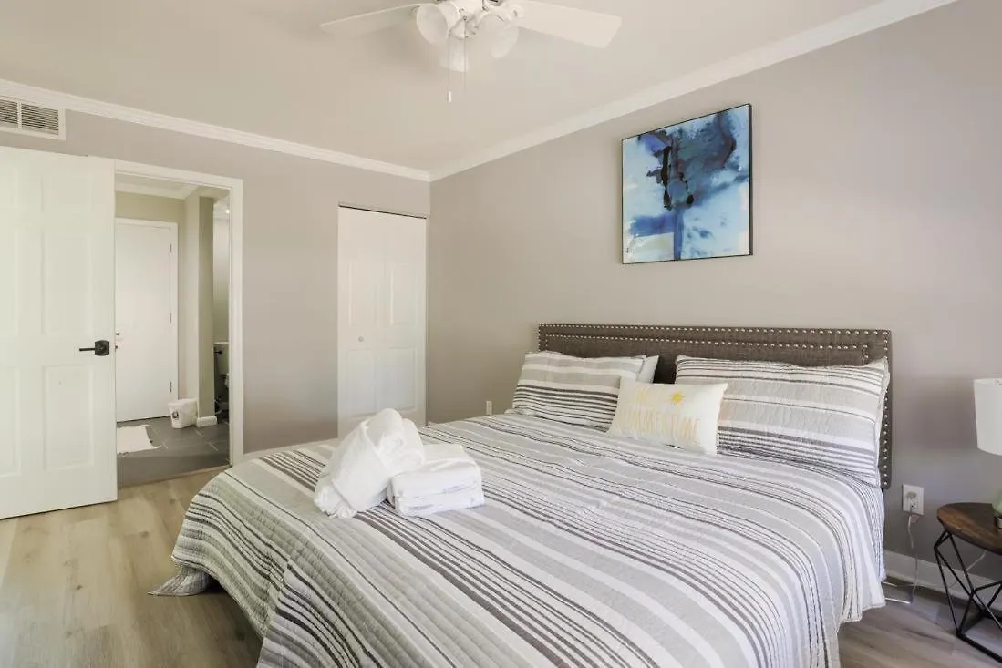 7 Genoa Court Holiday home *