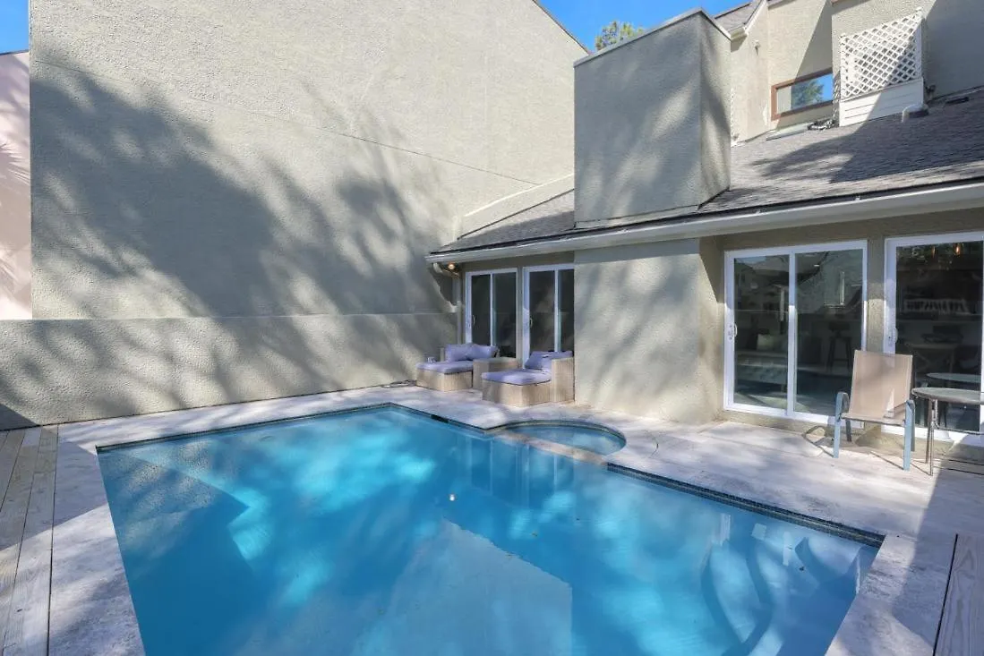 7 Genoa Court *