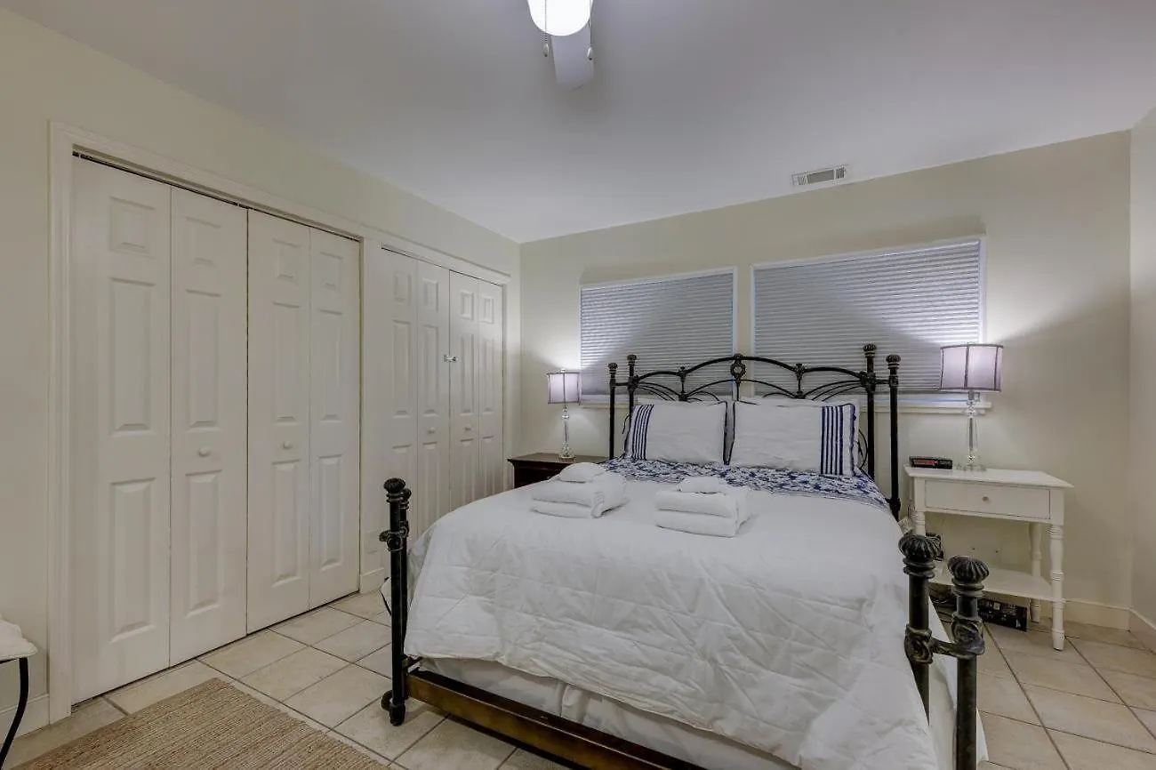 8 Lighthouse Road Villa *