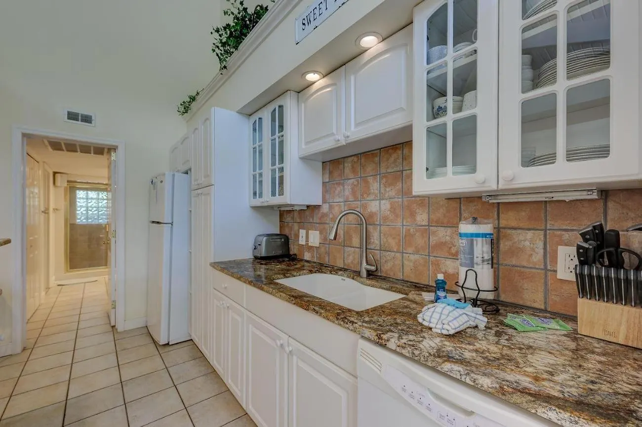 8 Lighthouse Road Villa