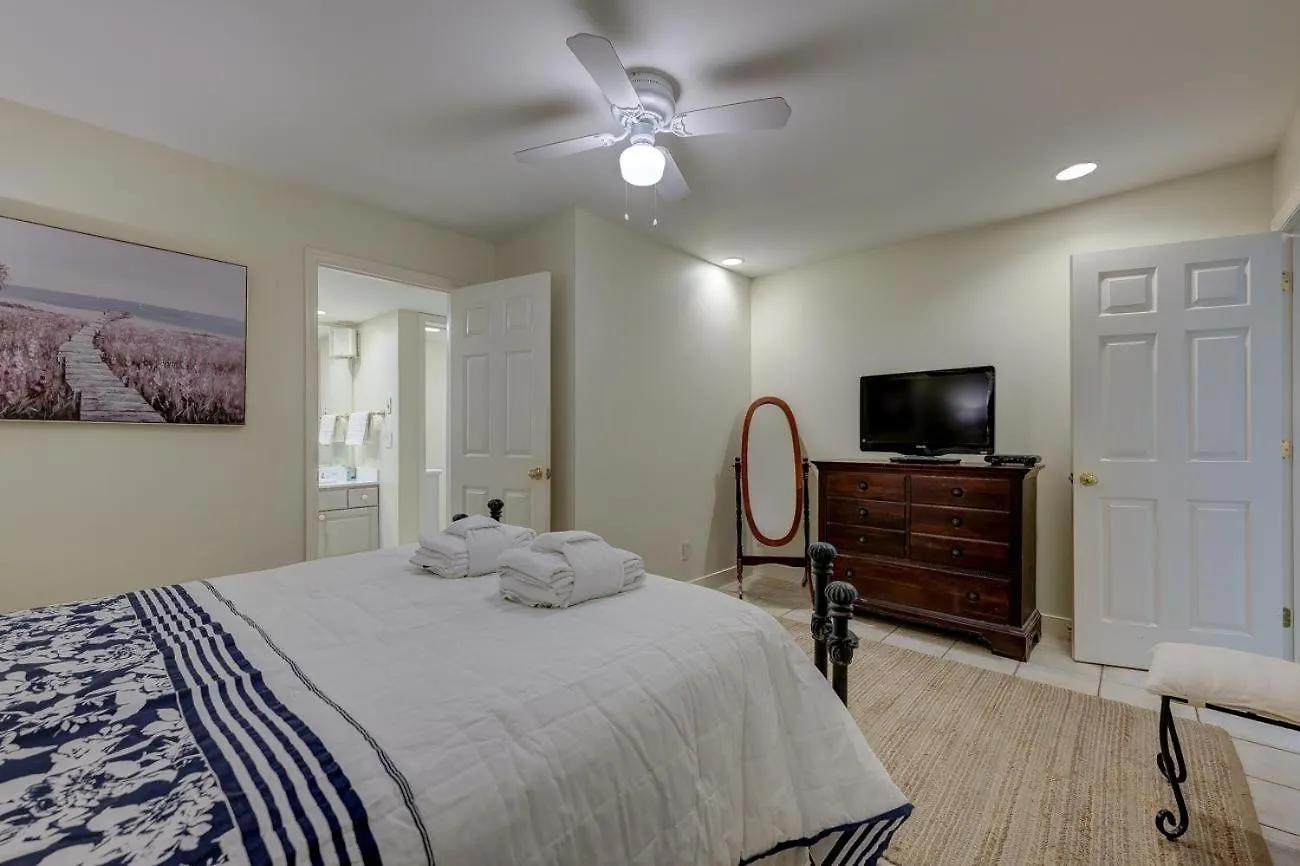 8 Lighthouse Road Villa *