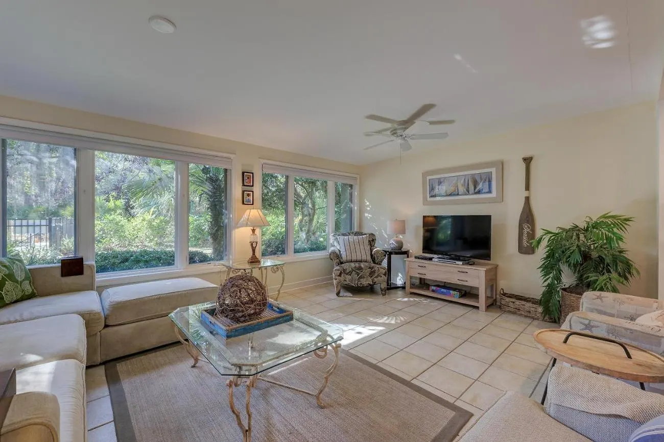 8 Lighthouse Road
