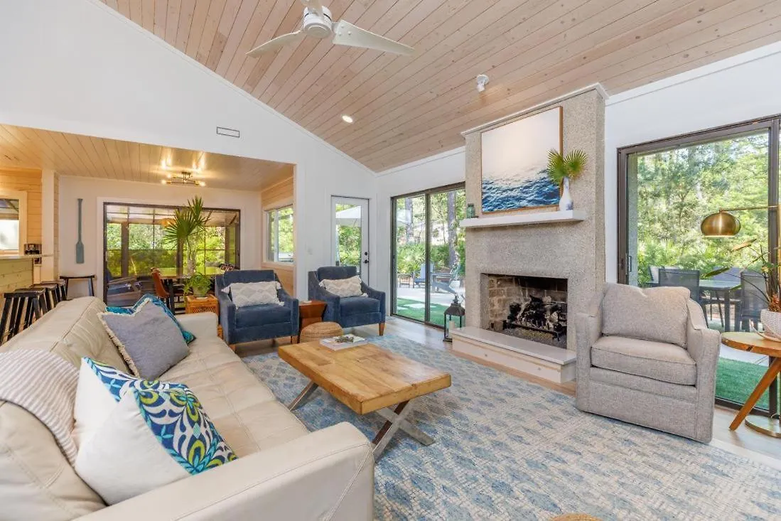 6 Pine Court Holiday home *