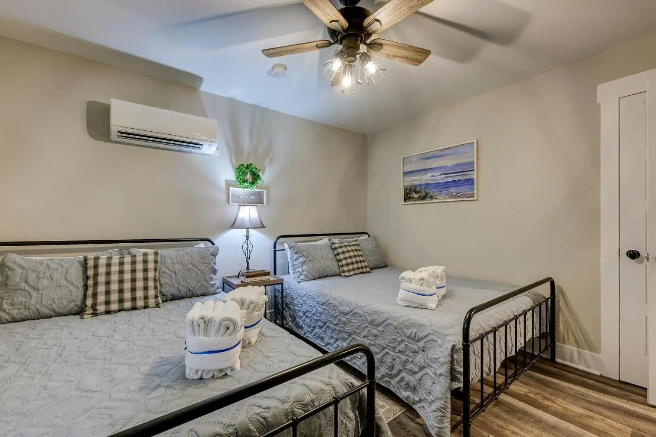 Villa 6b Gannet St. *
