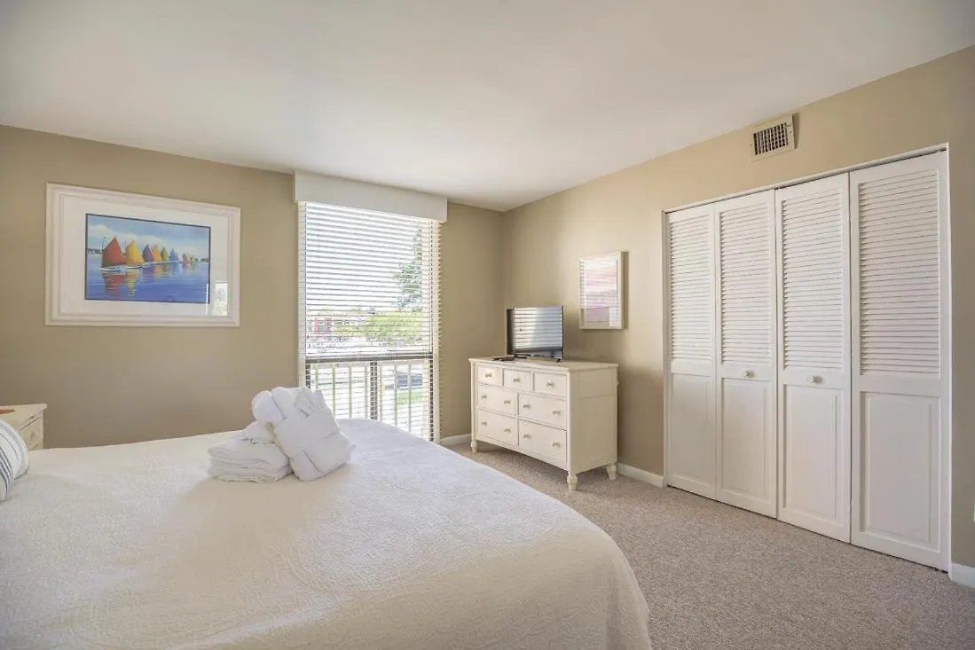 1028 Caravel Court * Hilton Head Island