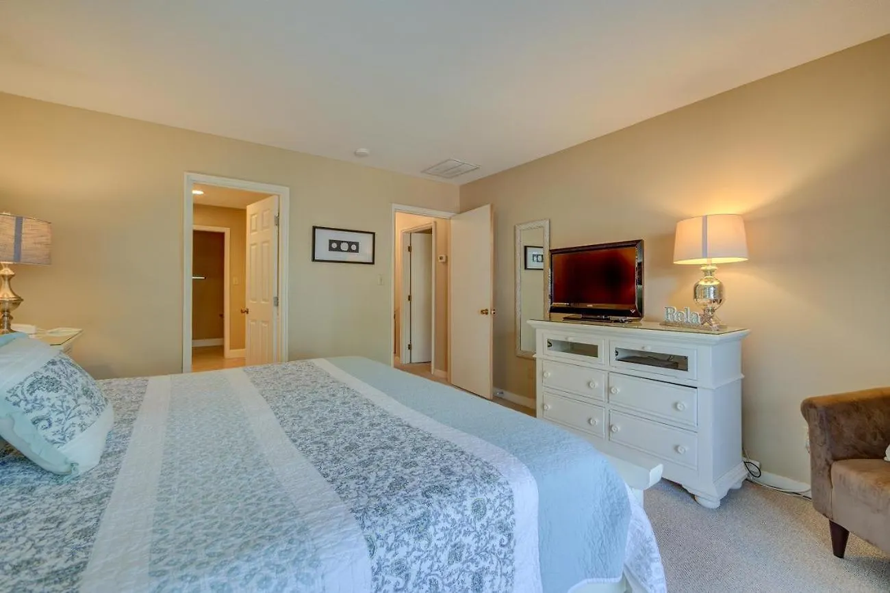 Villa 1425 South