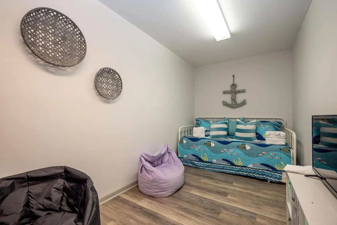 55 Lawton Rd. Holiday home *
