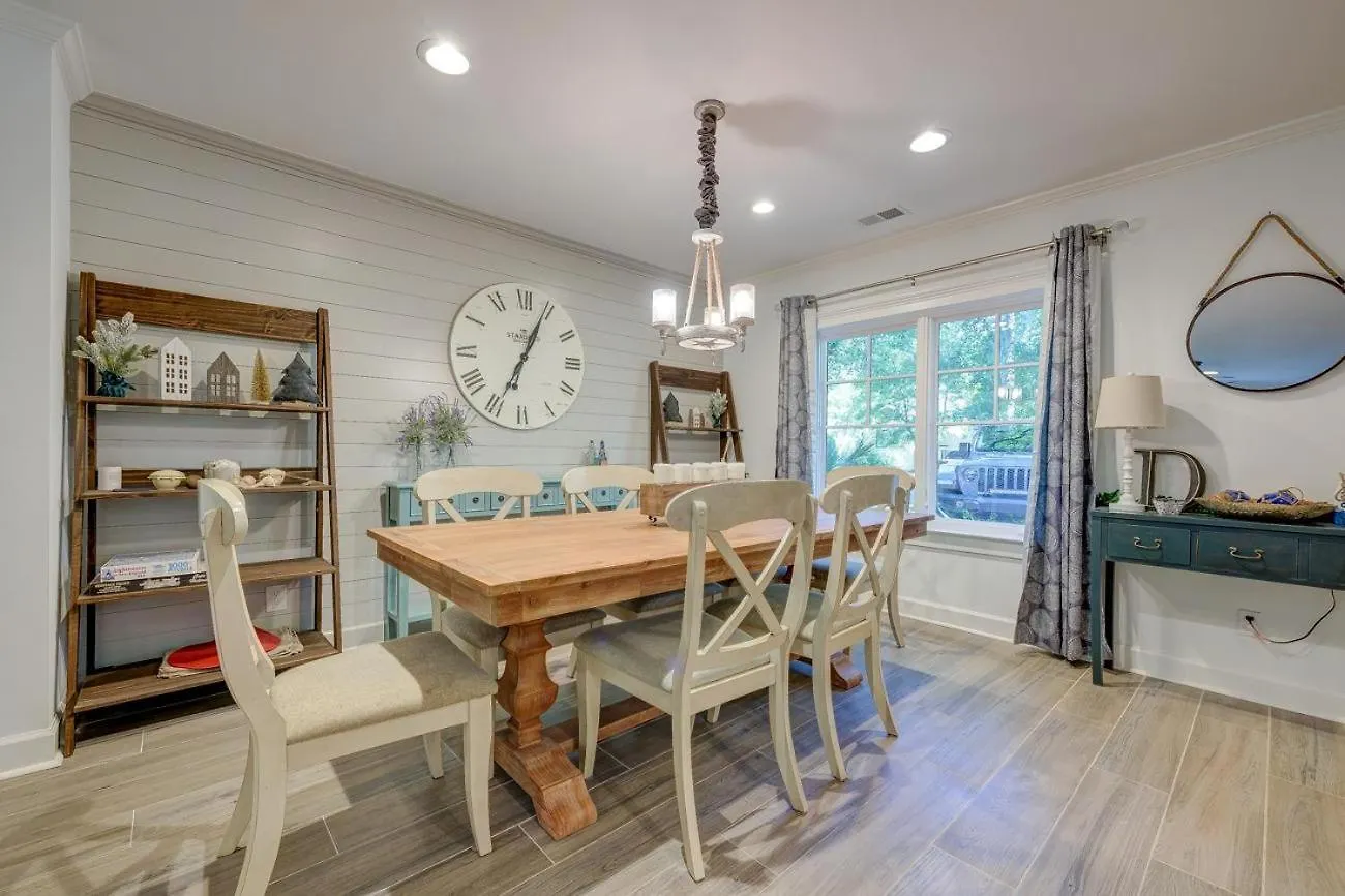 5 Hollyberry Lane