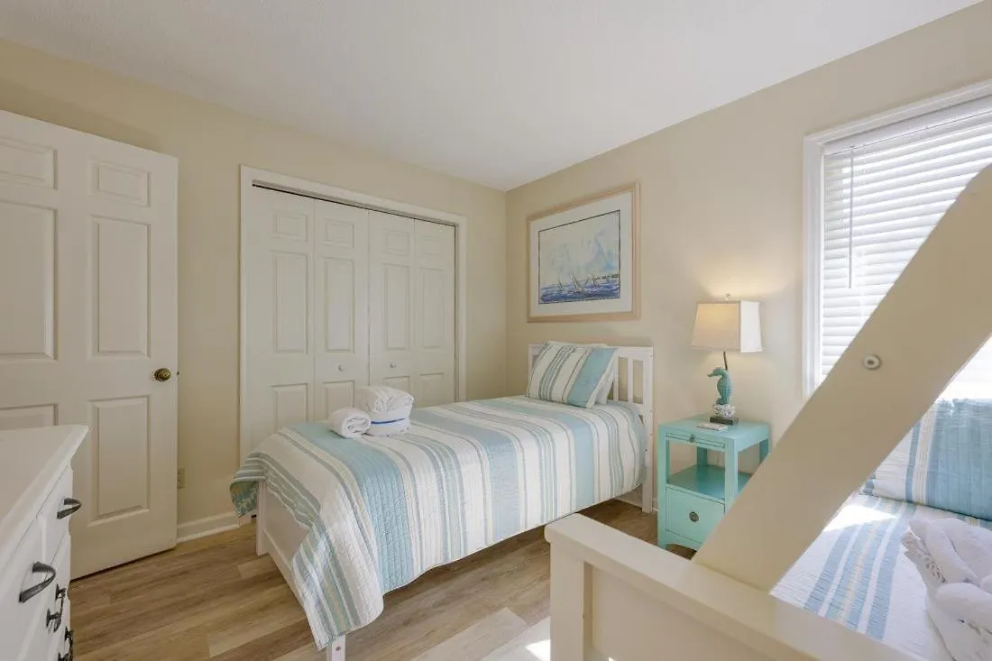 6 Arbor Villa *