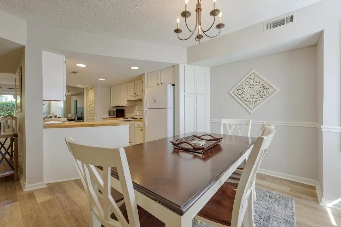 6 Arbor Villa