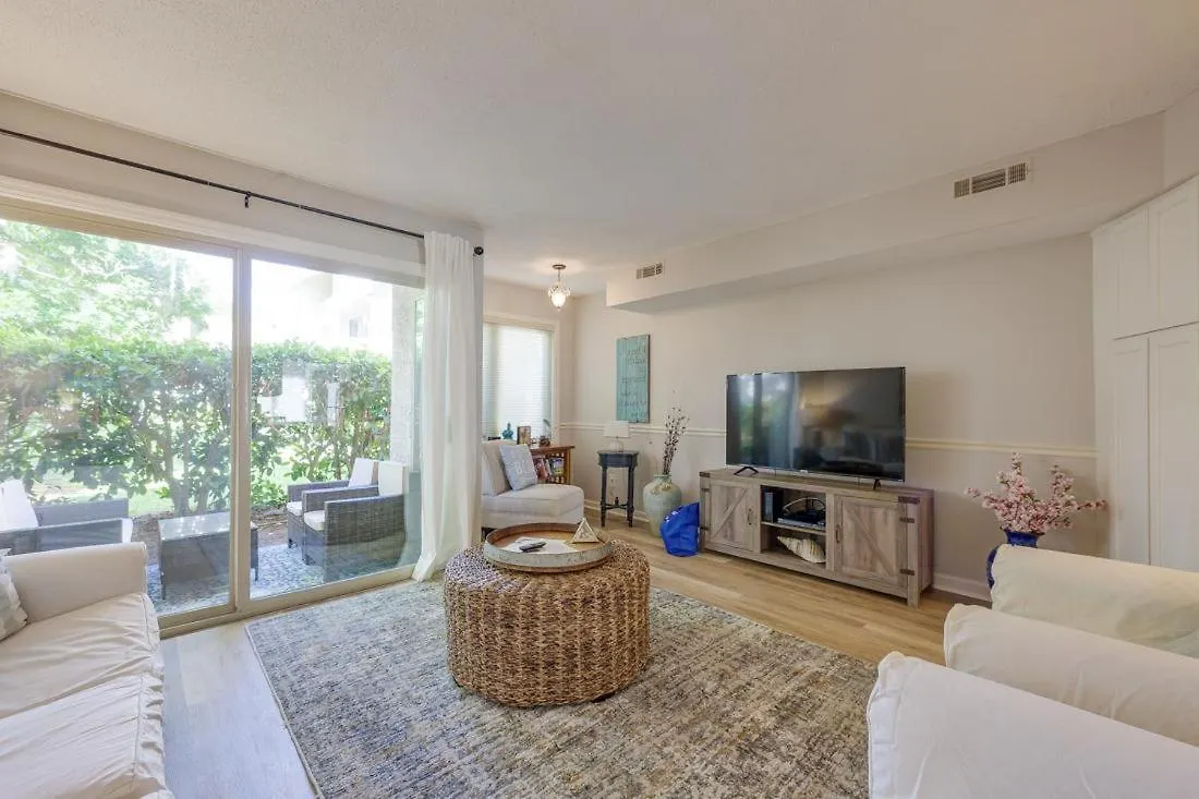 6 Arbor Villa *