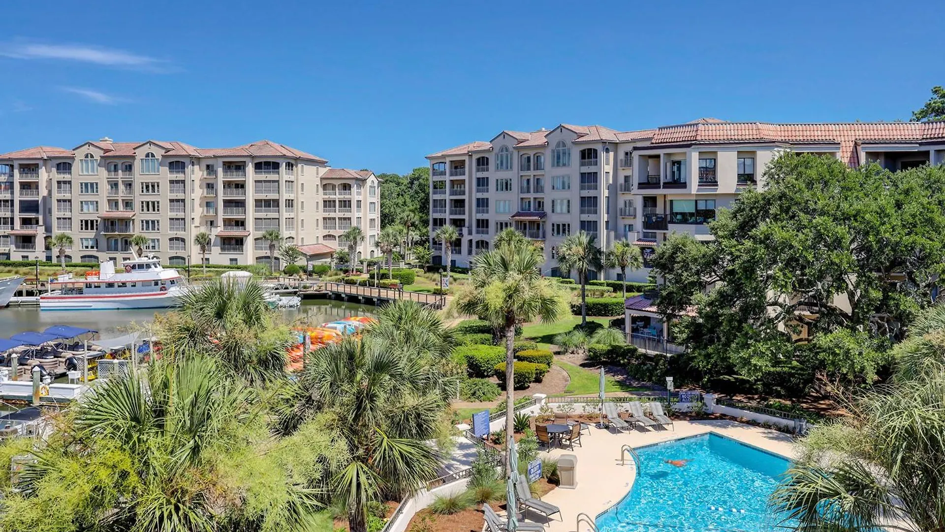 Yacht Club 7548 Villa