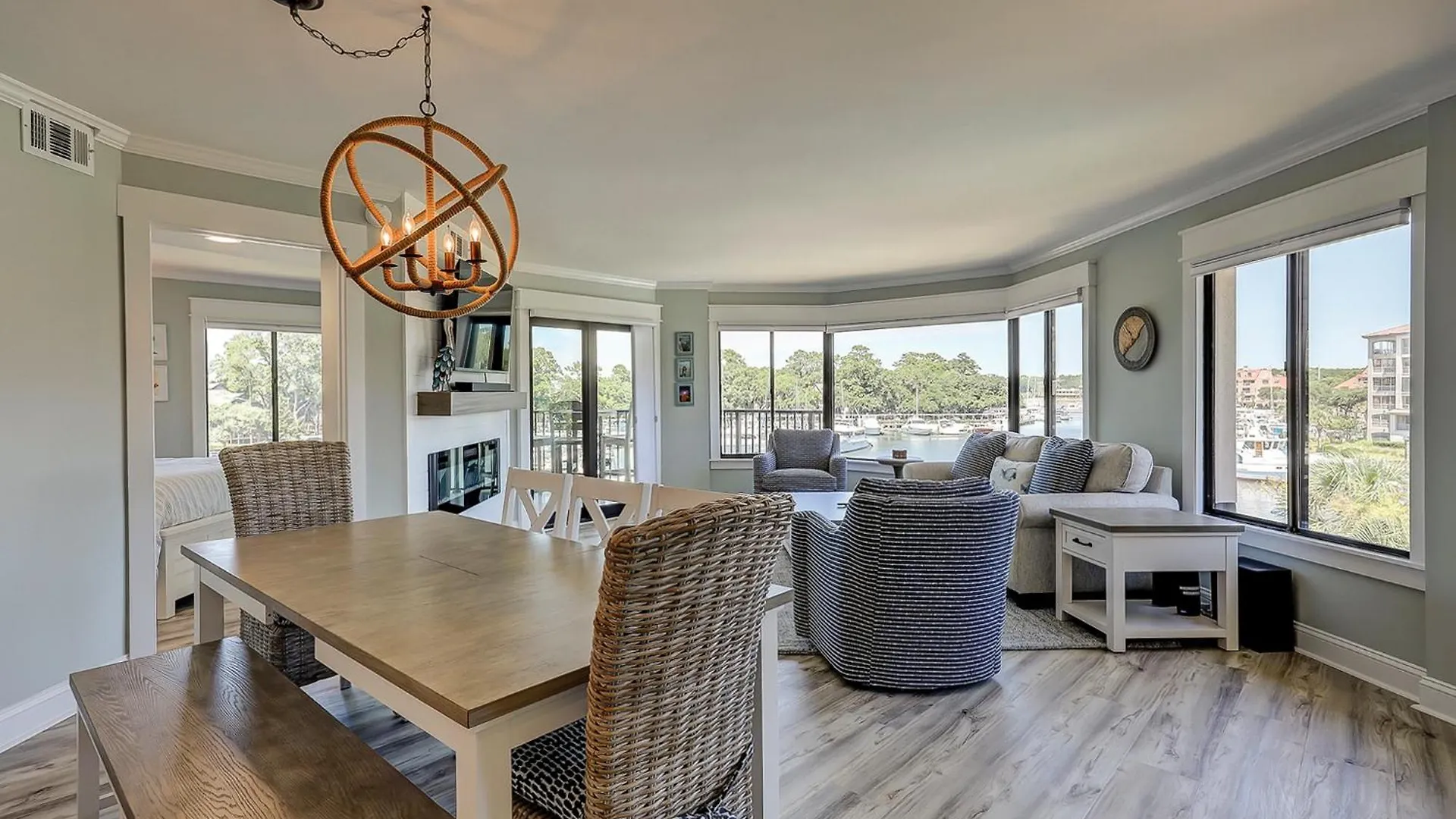 Yacht Club 7548 Villa
