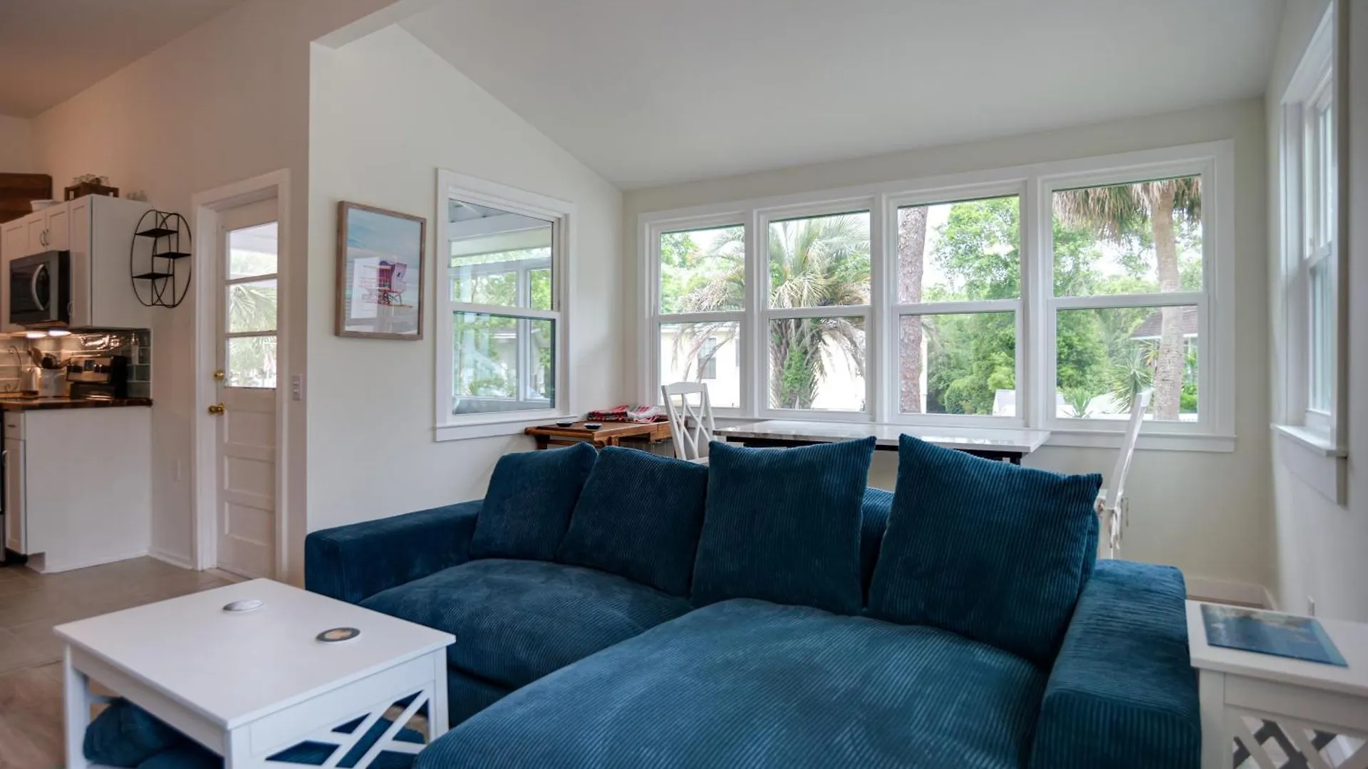 Holiday home Newly Renovated Duplex, Upper Unit, 4th Row From The Hilton Head Island