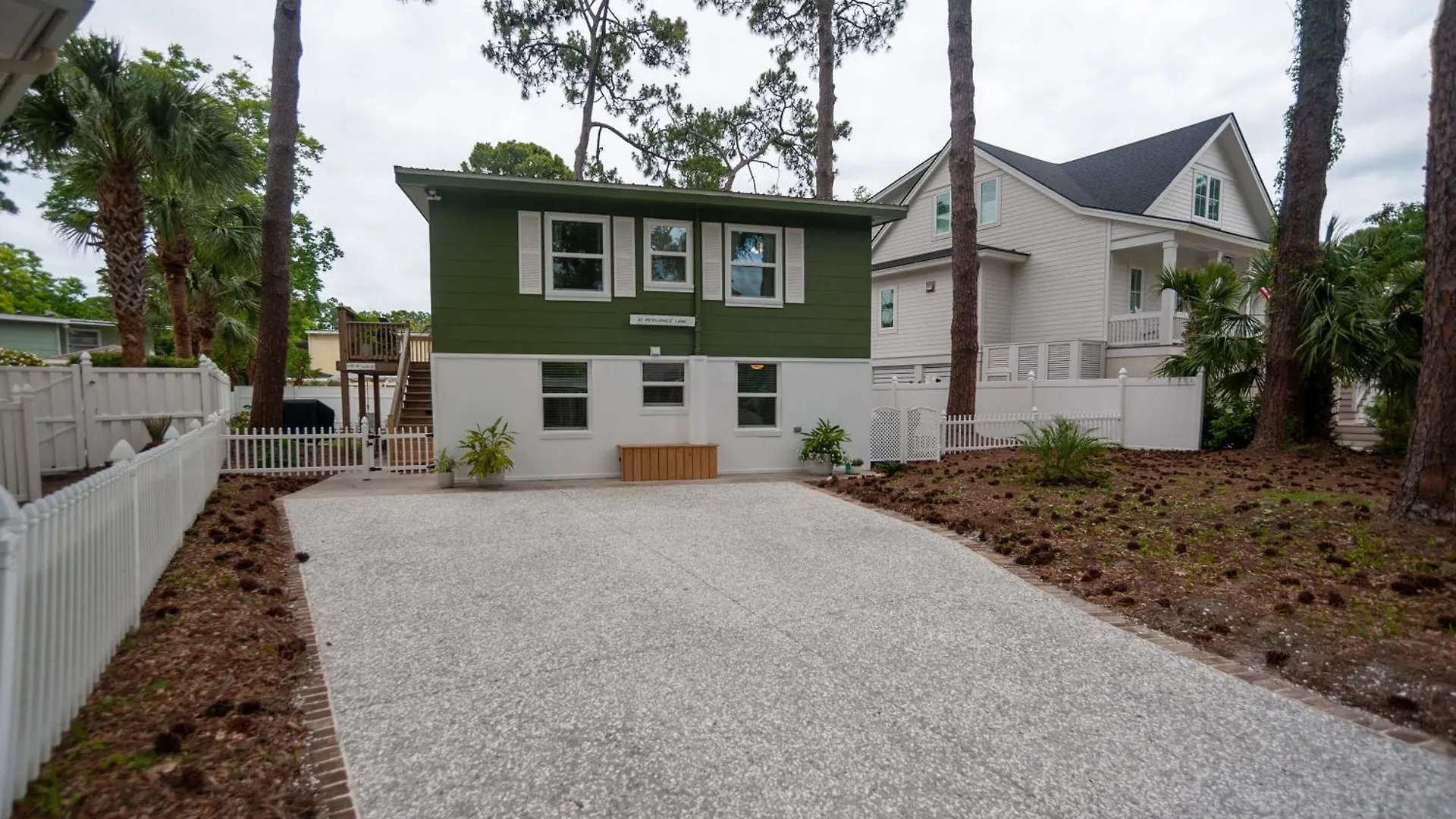 Newly Renovated Duplex, Upper Unit, 4th Row From The Hilton Head Island