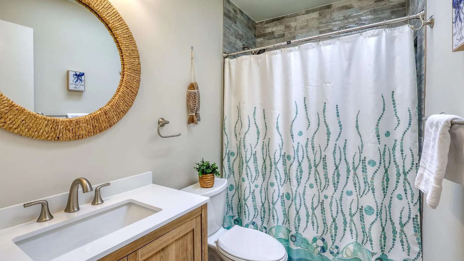 33 Kingston Cove - Host2coast